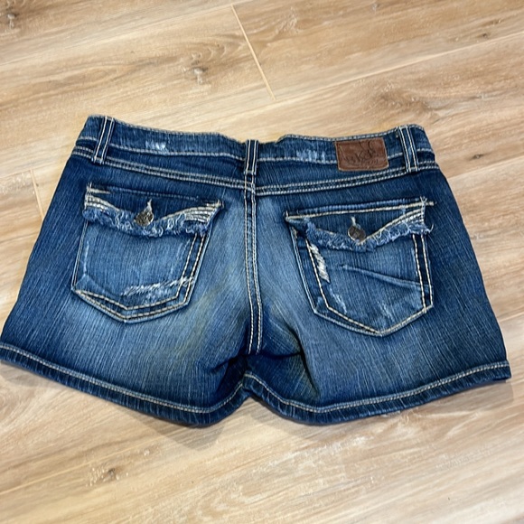 BKE Sabrina, stretch jean shorts - Picture 3 of 7